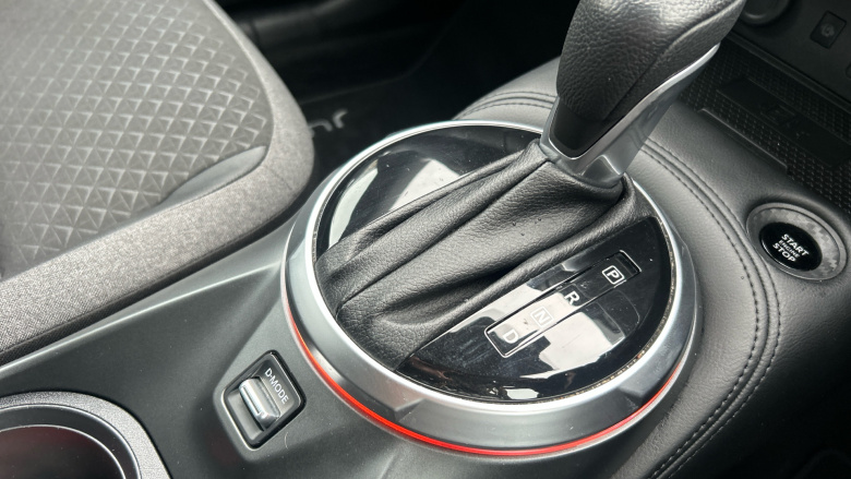 Nissan Juke 1.0 DiG-T N-Connecta 5dr DCT Petrol Hatchback